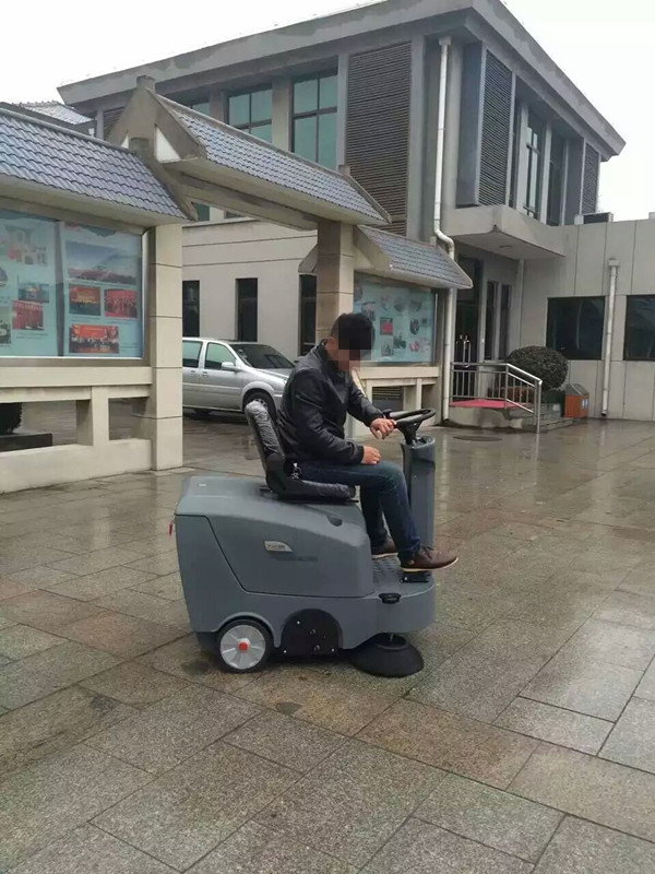 手推式掃地機如何來(lái)選擇?