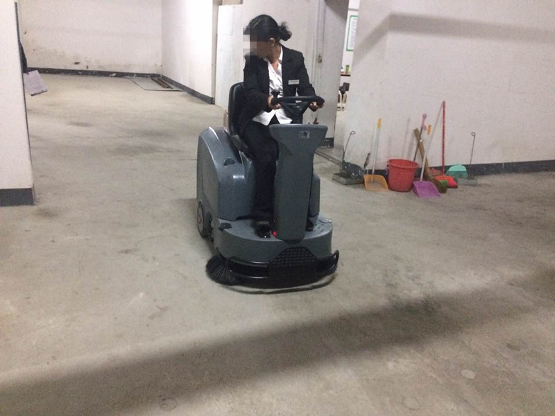 駕駛式掃地機發(fā)展的三大促進(jìn)因素