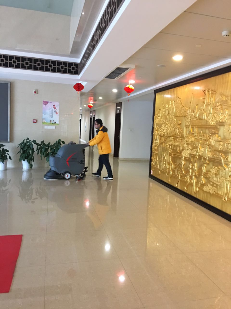 酒店可以使用電動(dòng)洗地機嗎？