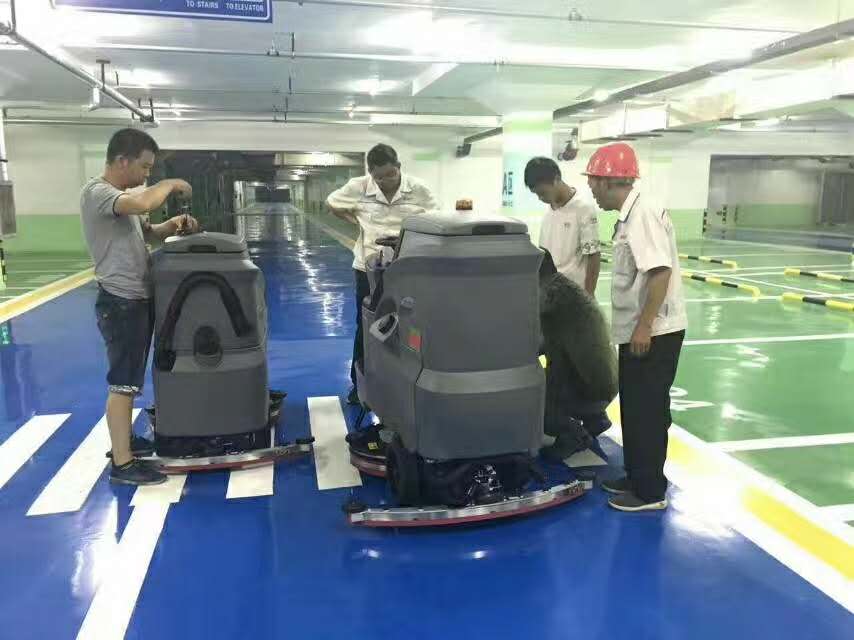 日常使用駕駛式洗地機如何保養？要注意些什么