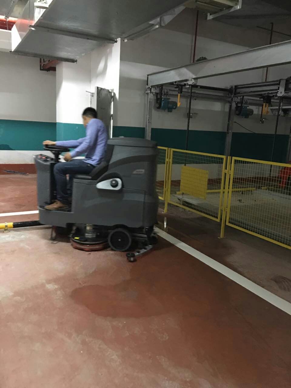 駕駛式洗地機出現故障有哪些原因，駕駛式洗地機該如何保養？