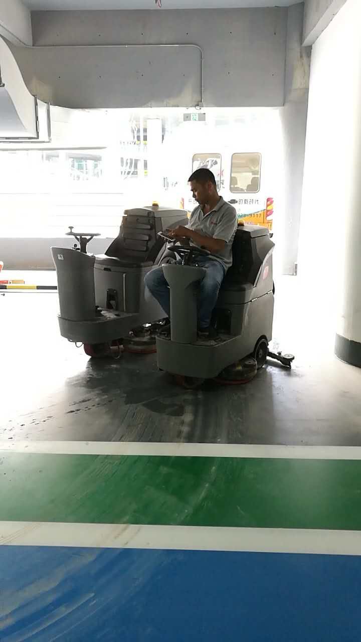 合肥高美洗地機_食品生產(chǎn)行業(yè)專(zhuān)用洗地機